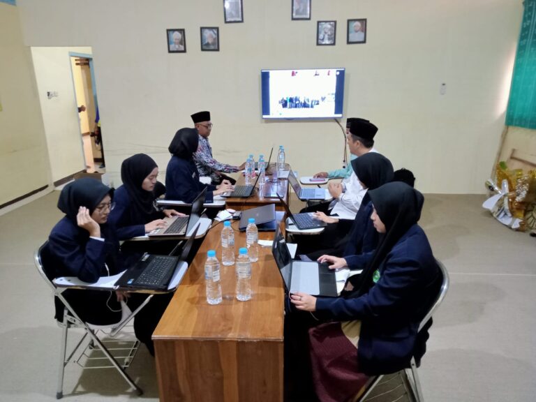 MAHASISWA FAKULTAS TARBIYAH MENGIKUTI THE 1^st INTERNATIONAL CONFERENCE ON MATHEMATICS EDUCATION AND TECHNOLOGY (ICOMET) 2022 SECARA DARING